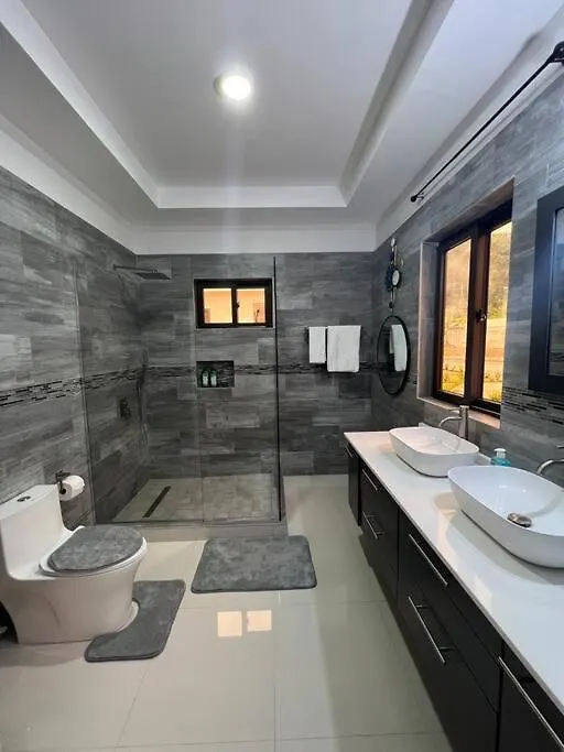 Bright Cove Luxury Villa 1 Ocho Rios Semesterbostad